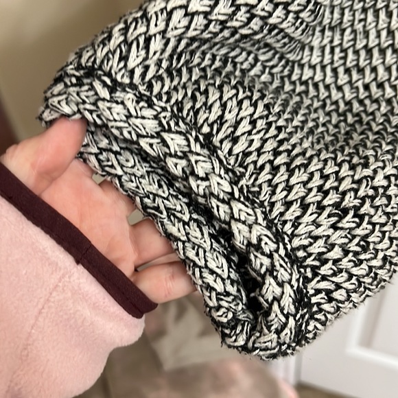 Urban Outfitters oversized cardigan, size small - Picture 4 of 6